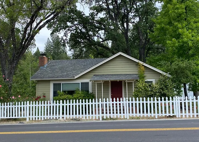 Vans Yosemite Garden Cottage