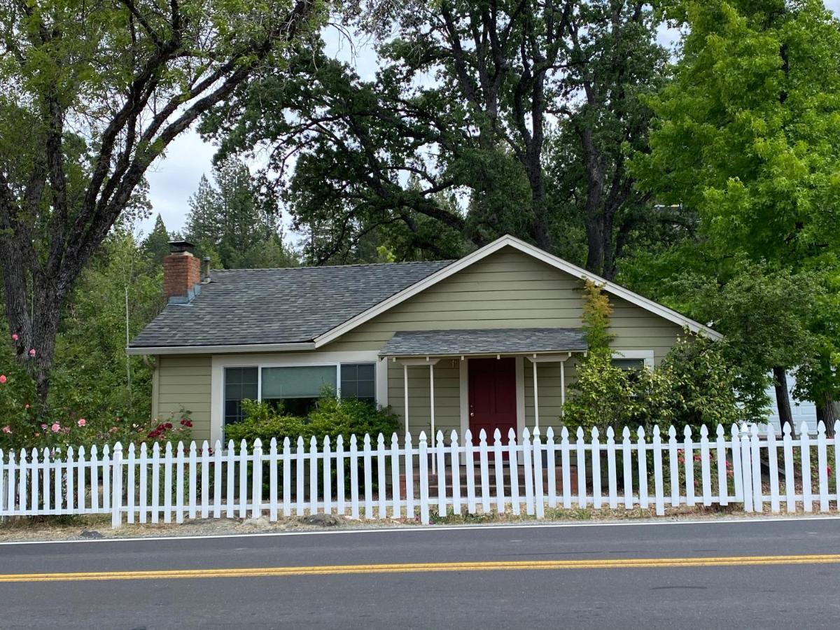 Holiday home Vans Yosemite Garden Groveland