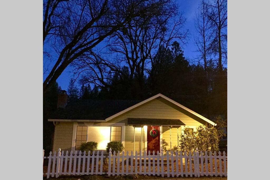 Holiday home Vans Yosemite Garden Groveland